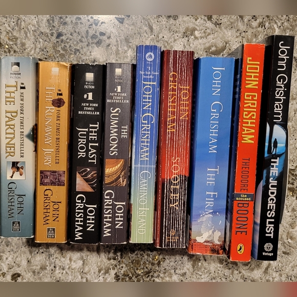 John Grisham Lot of 9 paperback Books - Picture 2 of 2